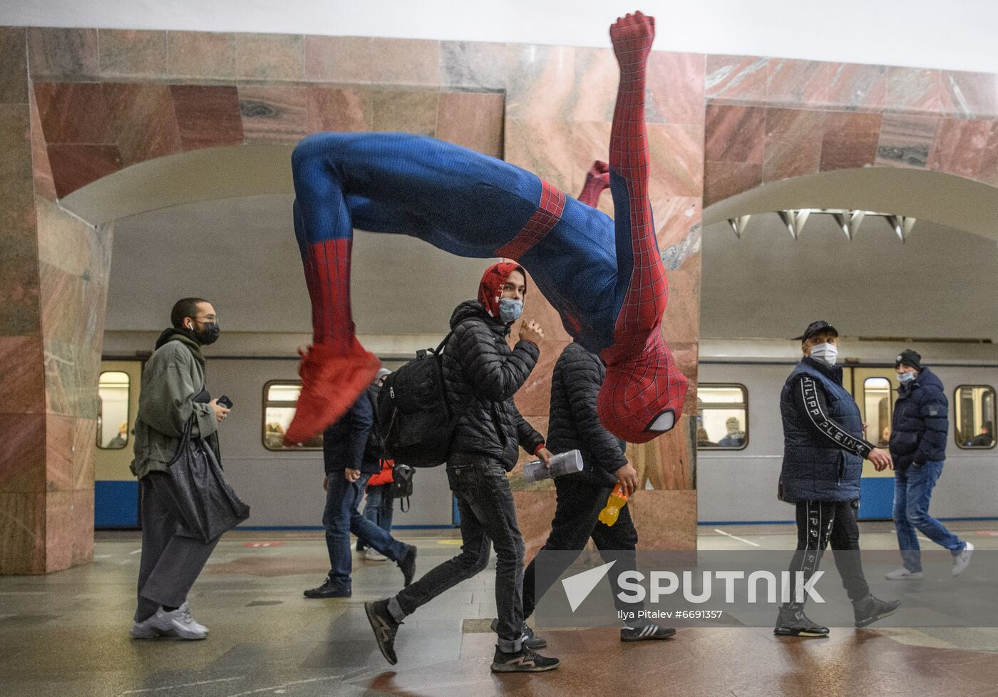 Russia Blogger Spider-Man