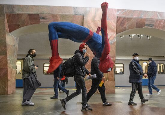 Russia Blogger Spider-Man