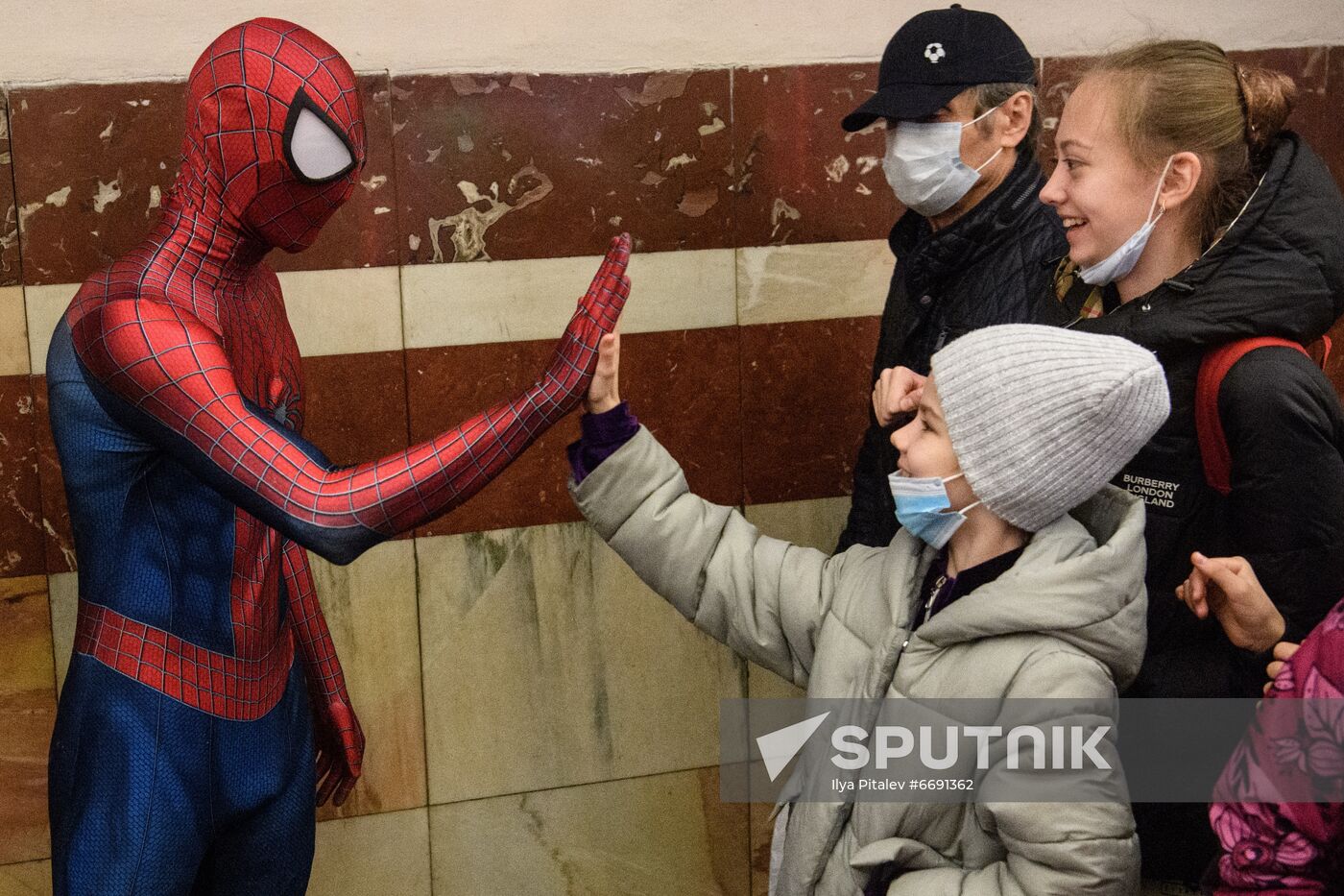 Russia Blogger Spider-Man