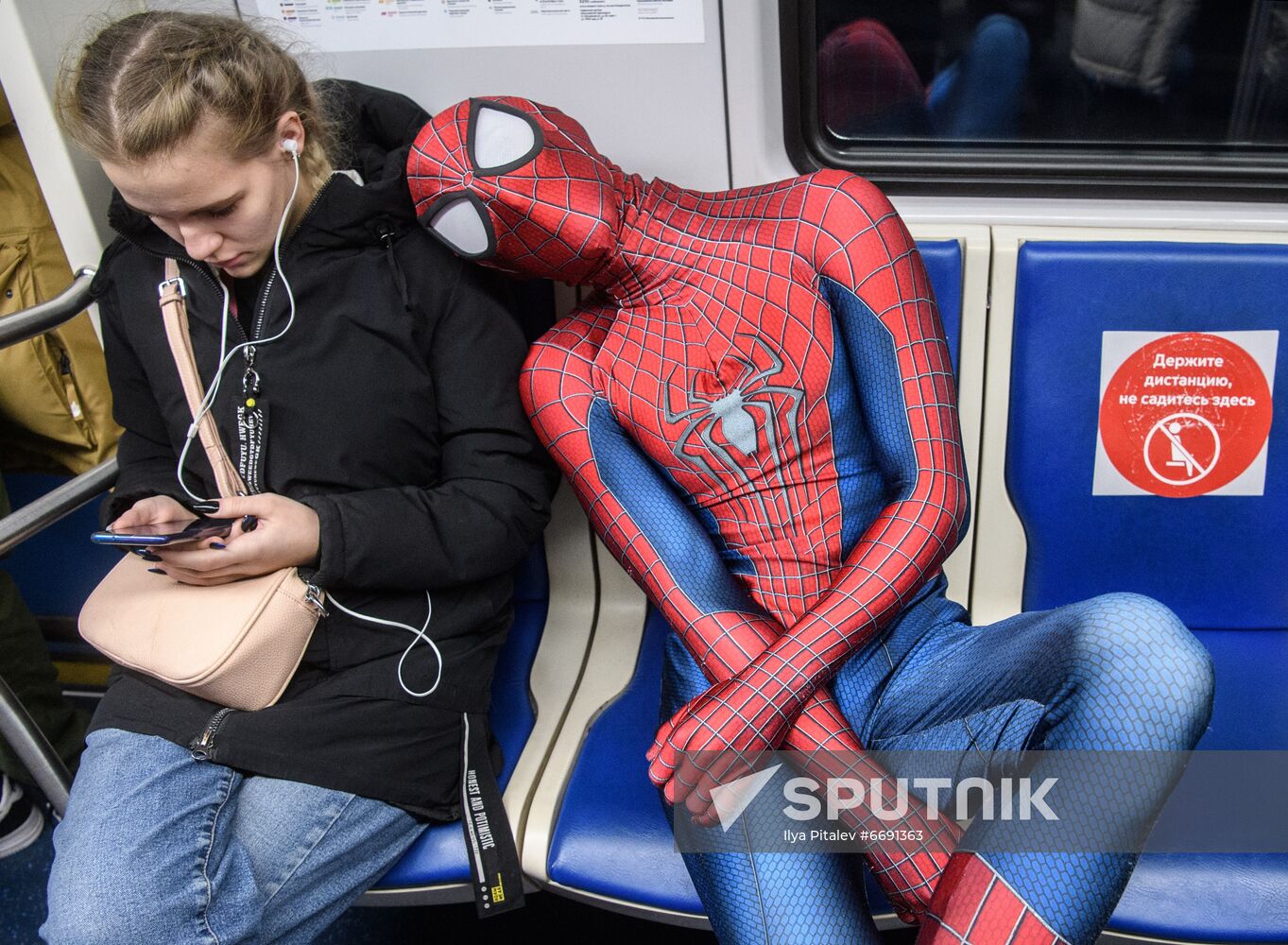 Russia Blogger Spider-Man