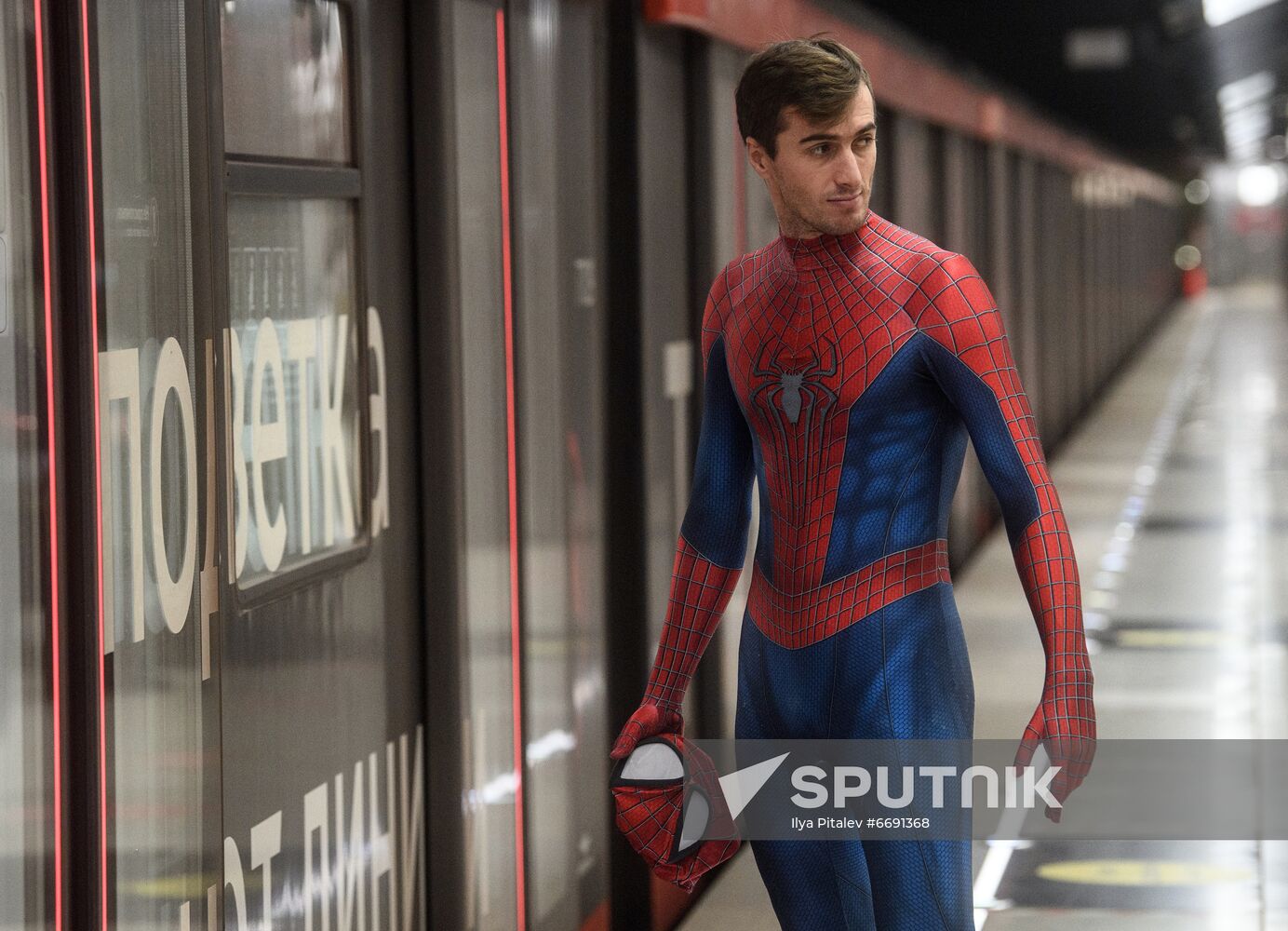 Russia Blogger Spider-Man