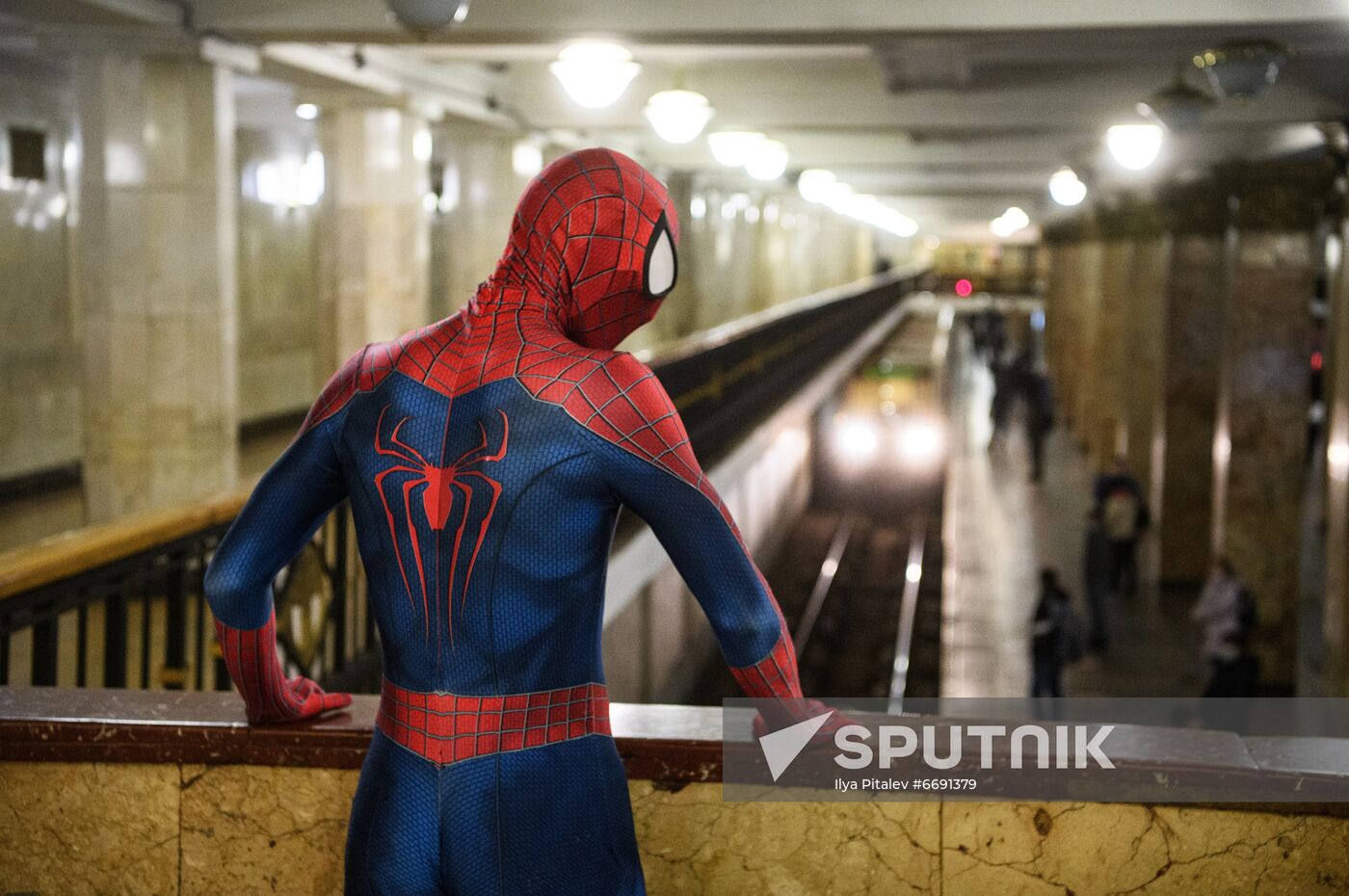 Russia Blogger Spider-Man