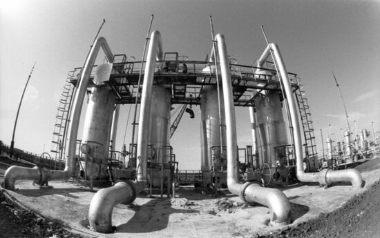 Urengoi-Pomary-Uzhgorod gas pipeline under construction