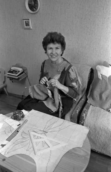 Lithuanian knitter Ona Jarmulaviciene