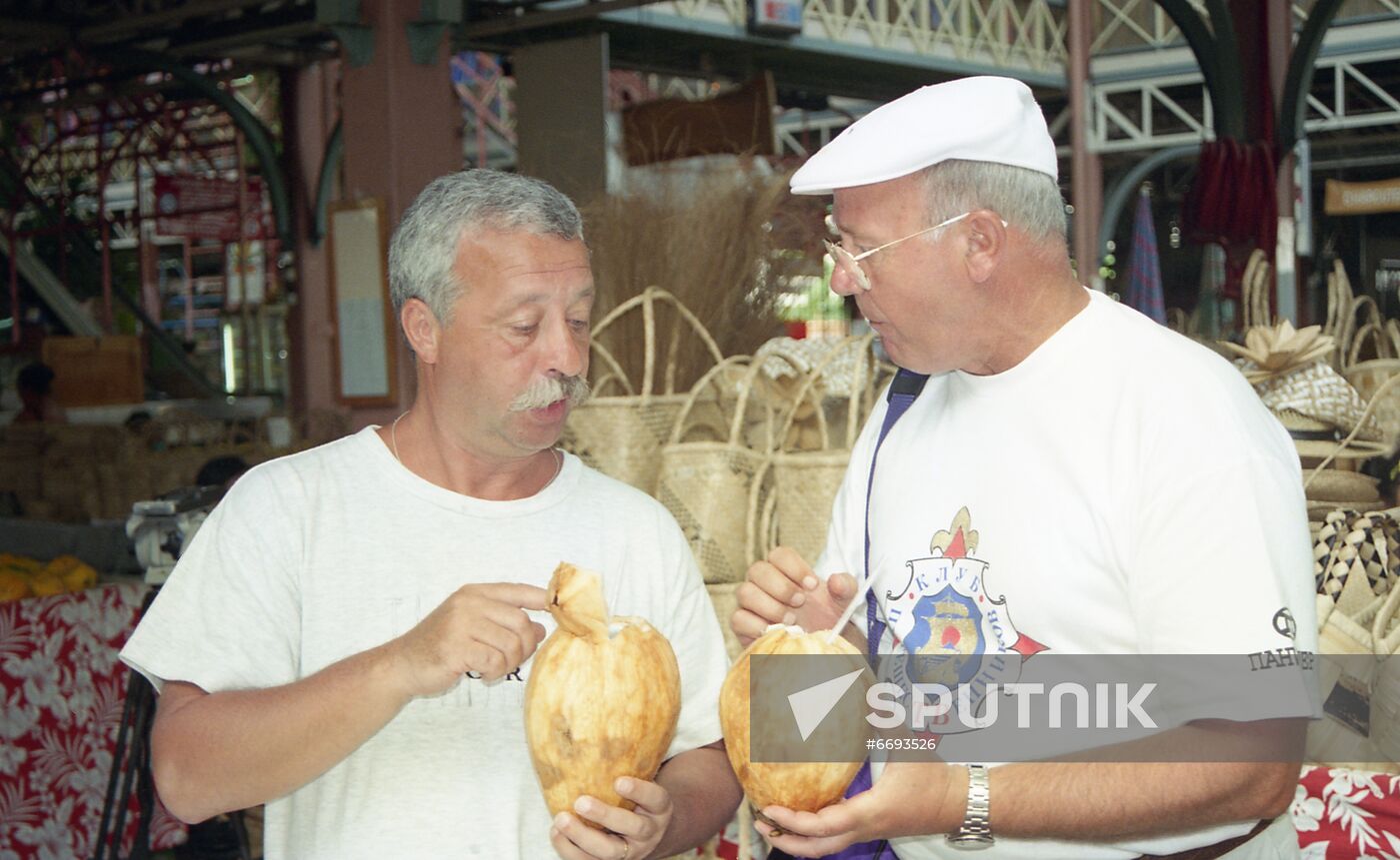 Leonid Yakubovich and Yury Senkevech on Tahiti Island