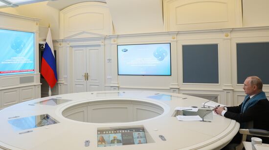 Russia Putin APEC Summit