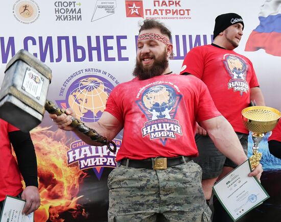 Russia Strongman Contest