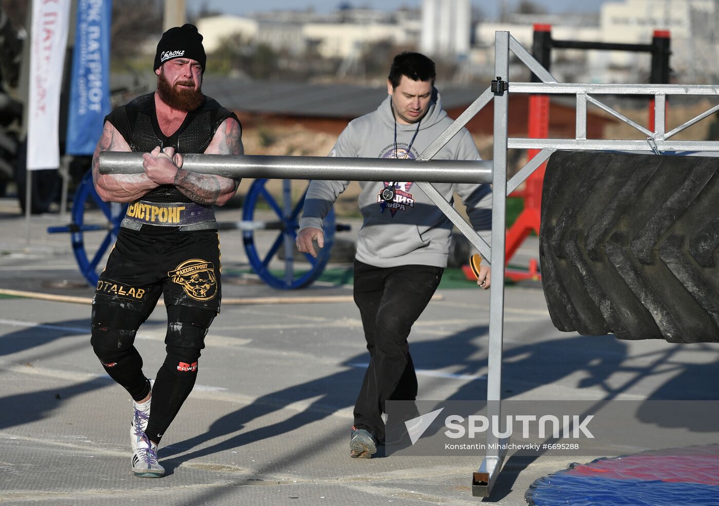 Russia Strongman Contest