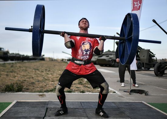 Russia Strongman Contest