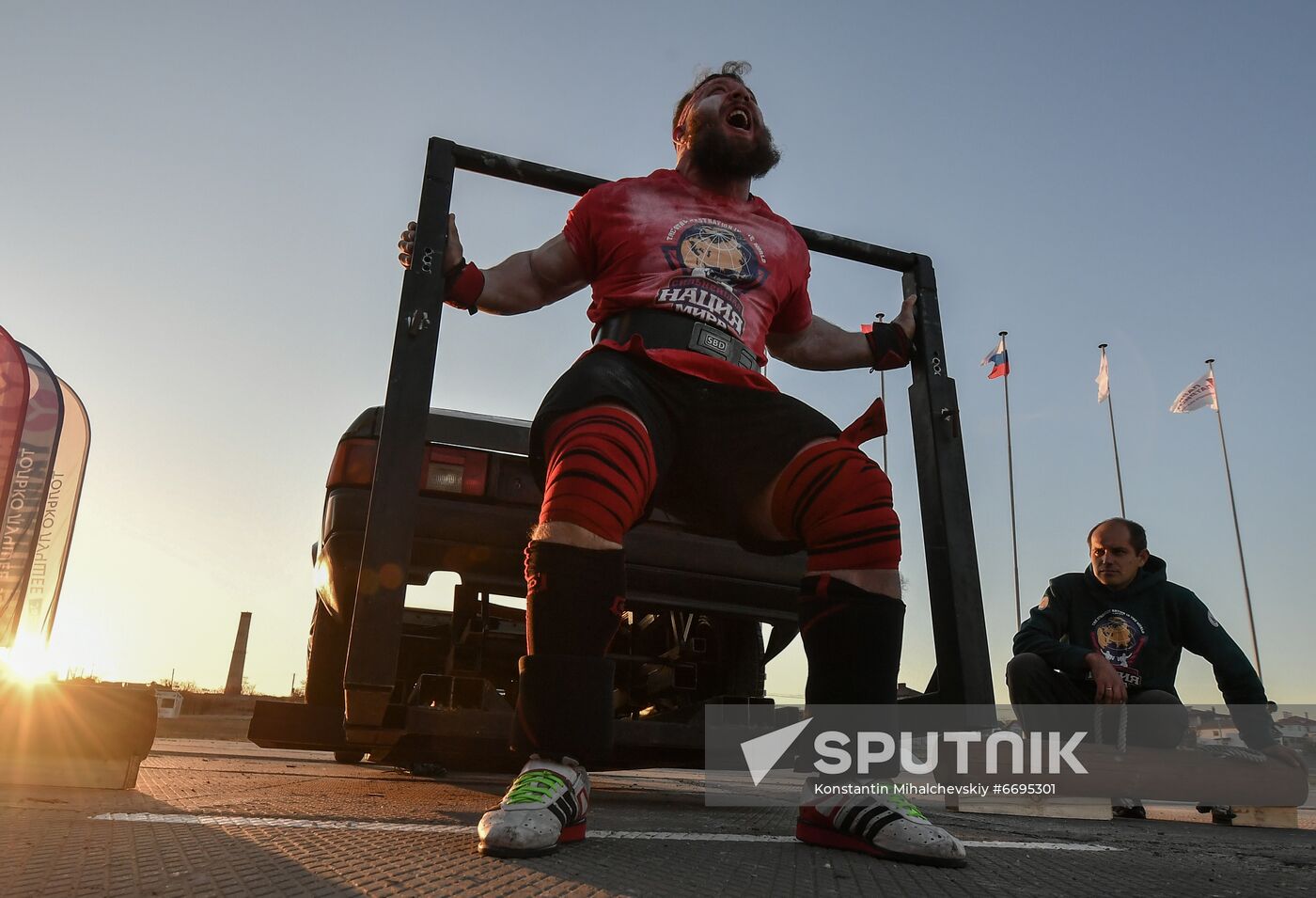 Russia Strongman Contest