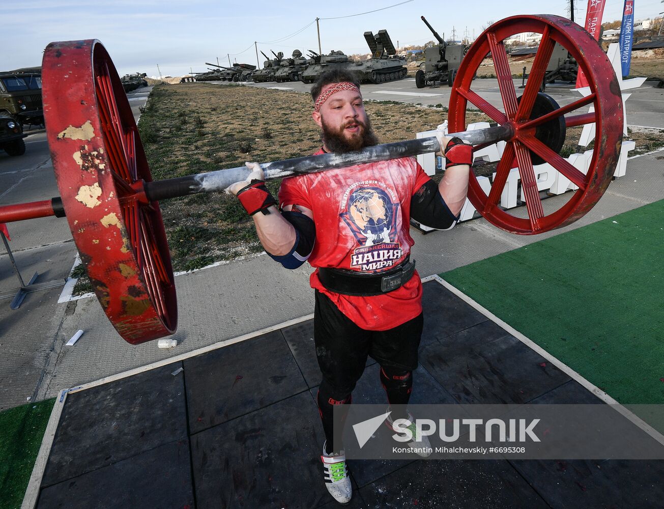 Russia Strongman Contest