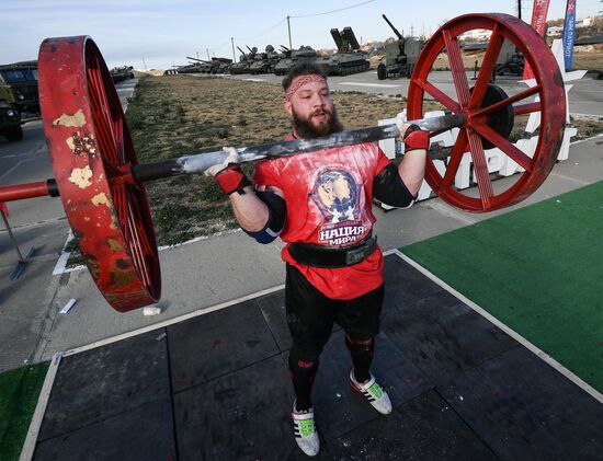 Russia Strongman Contest