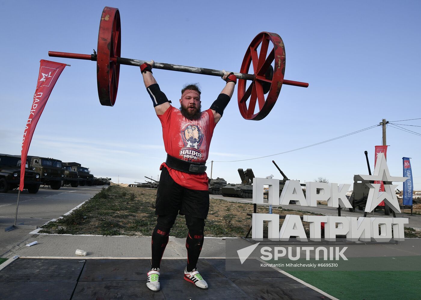 Russia Strongman Contest