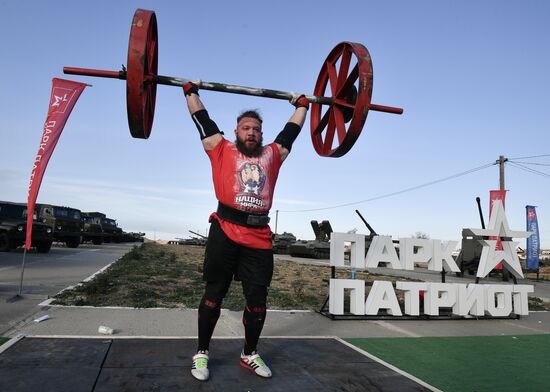 Russia Strongman Contest