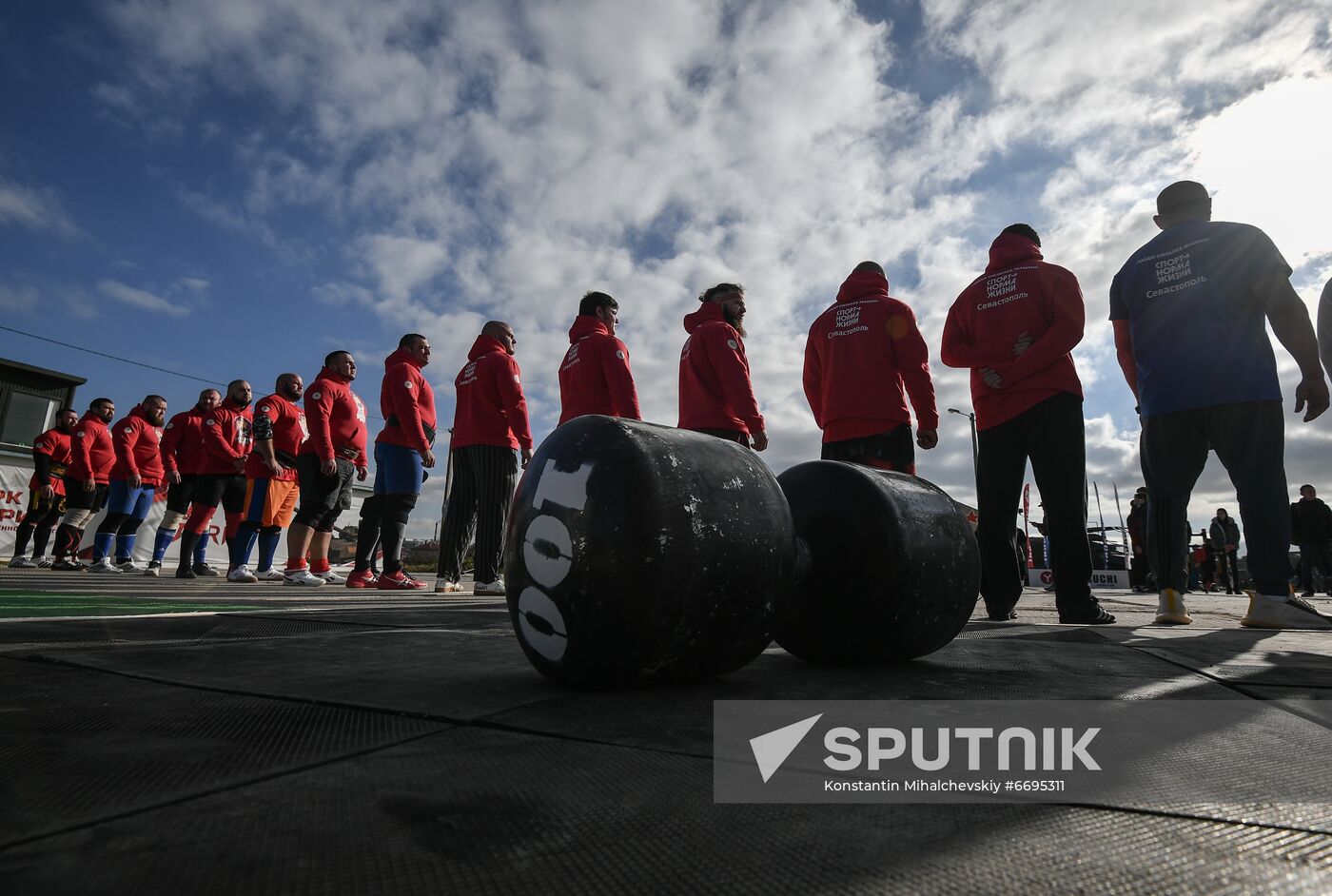 Russia Strongman Contest
