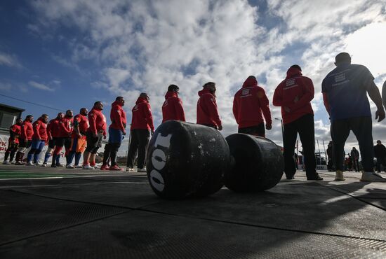 Russia Strongman Contest