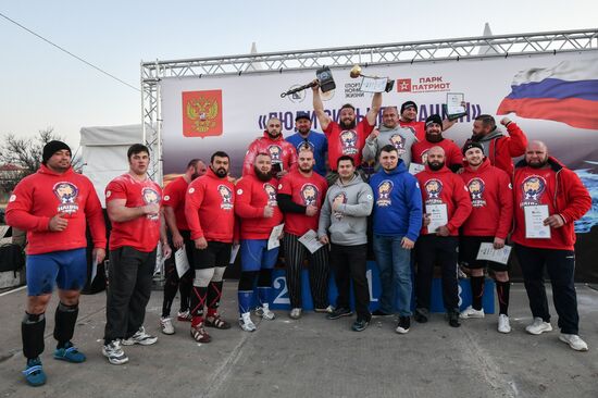 Russia Strongman Contest