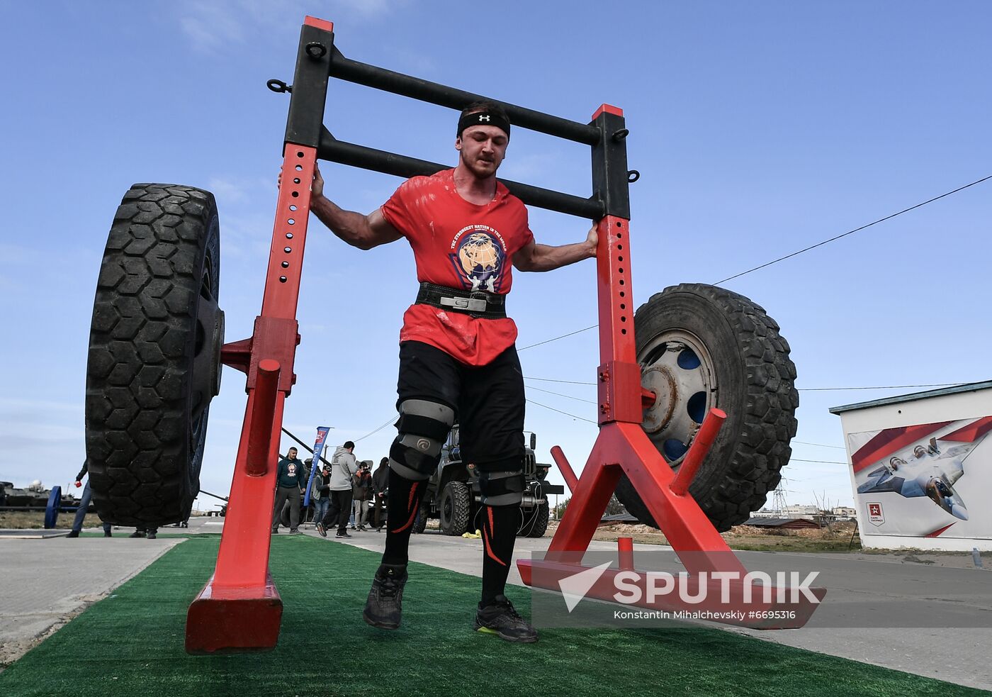 Russia Strongman Contest