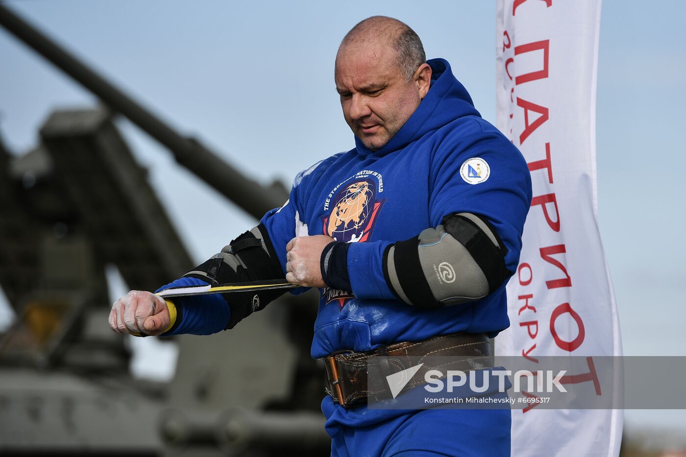 Russia Strongman Contest