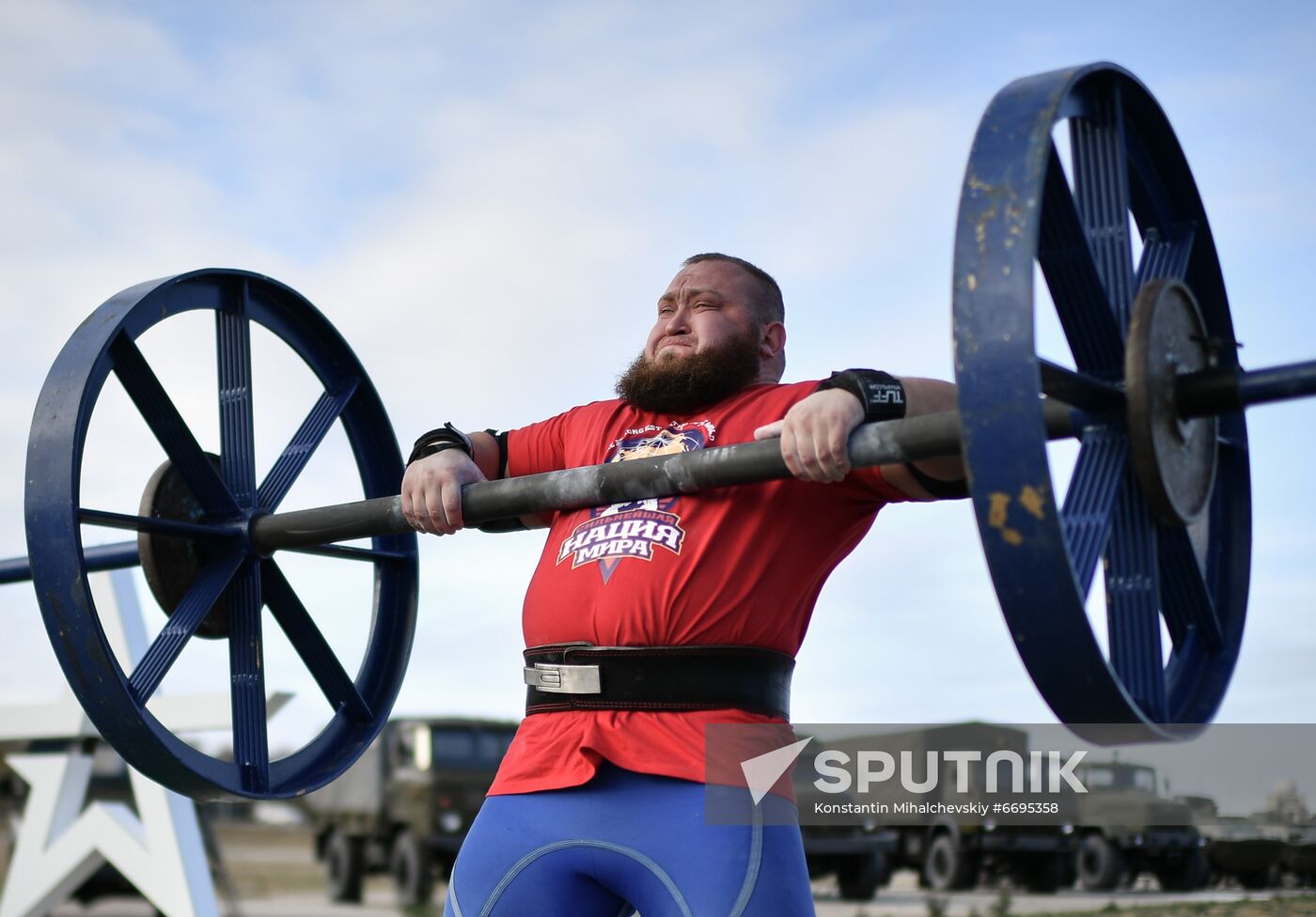 Russia Strongman Contest