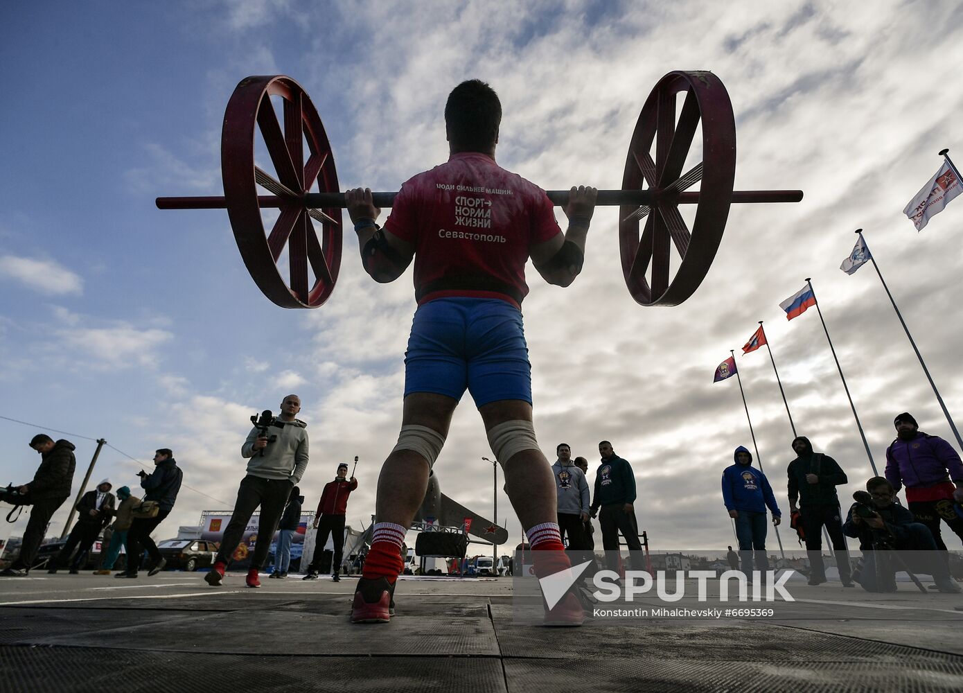 Russia Strongman Contest
