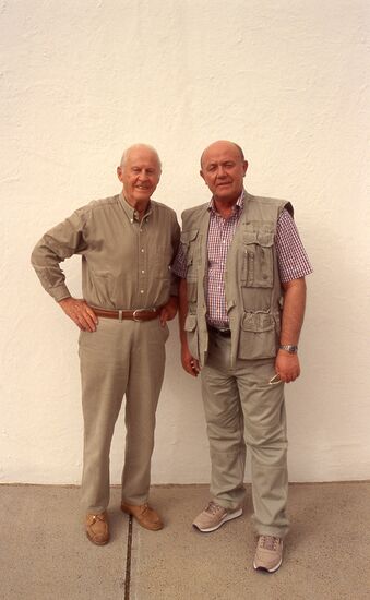 Explorers Thor Heyerdahl and Yury Senkevich on Tenerife