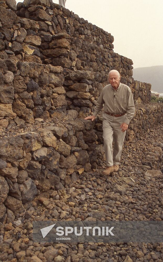 Explorer Thor Heyerdahl on Tenerife