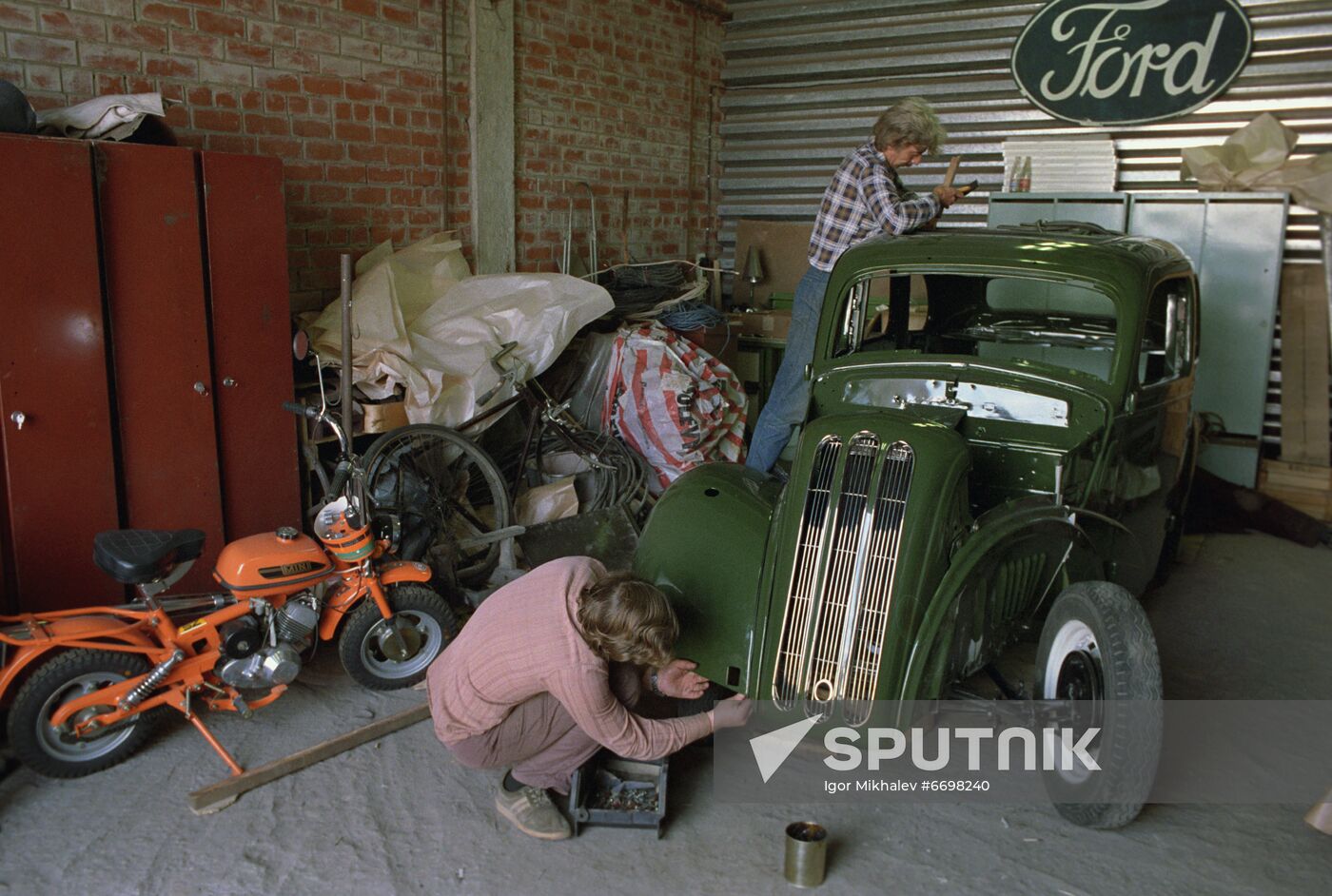 International parade of old cars and bikes in Riga