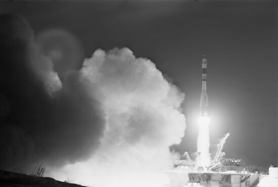 Launch of Soyuz T-5 spacecraft
