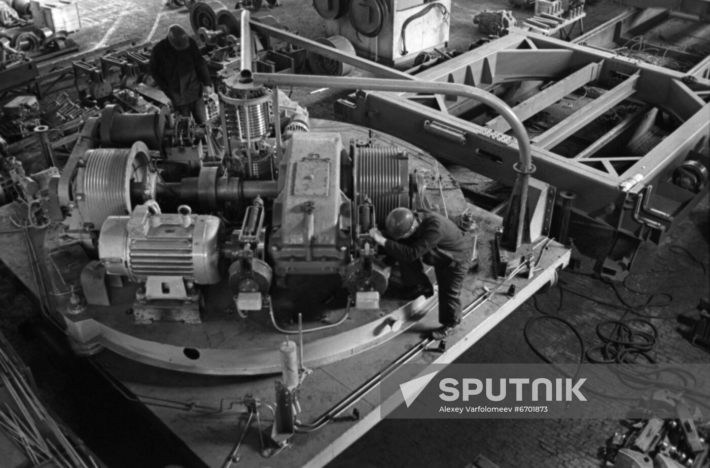 Kirov Hoisting and Transport Equipment Plant