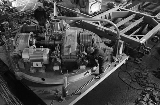 Kirov Hoisting and Transport Equipment Plant