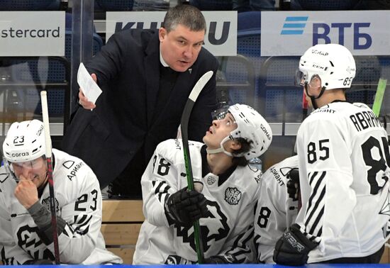 Russia Ice Hockey Kontinental League Dynamo - Traktor