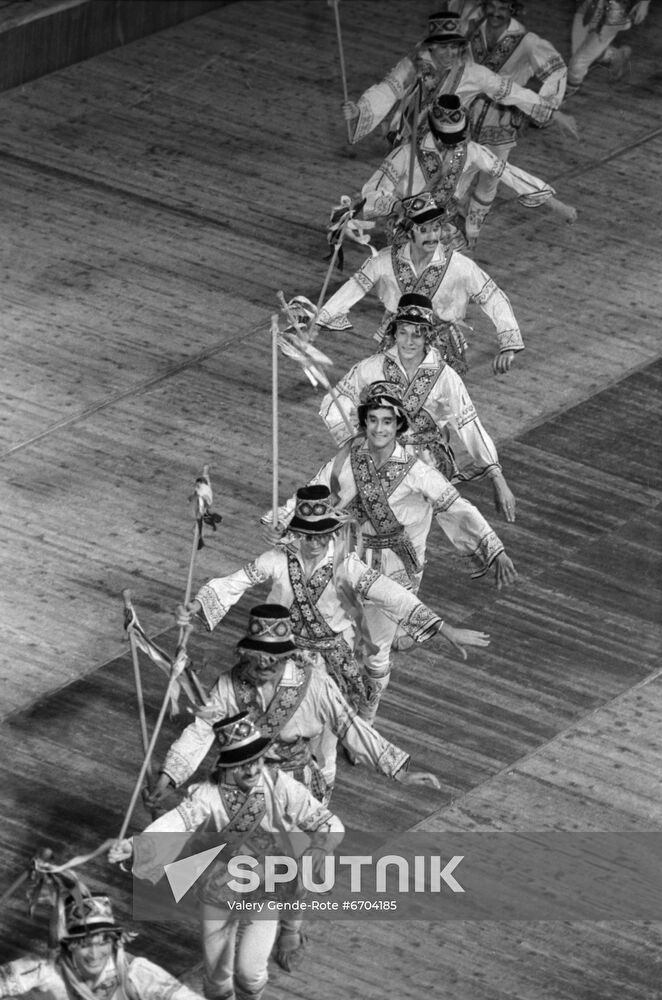 Moldavia's Zhok Folk Dance Ensemble