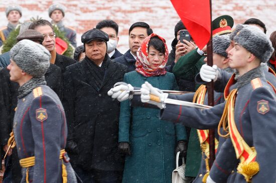 Russia Vietnam Wreath Laying