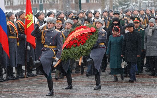 Russia Vietnam Wreath Laying