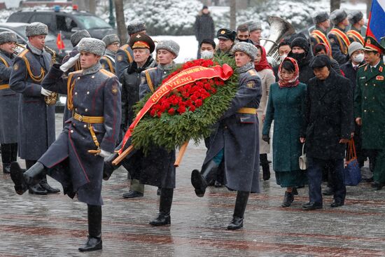 Russia Vietnam Wreath Laying