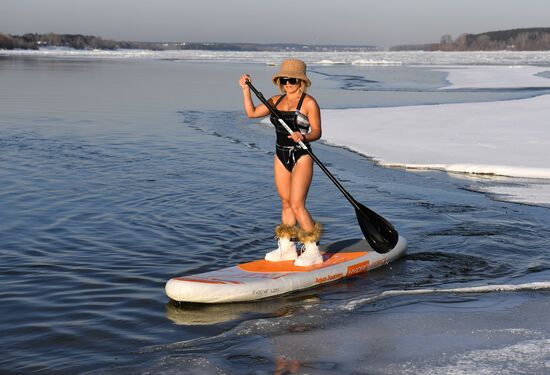 Russia Siberia Winter Entertainment Activity 