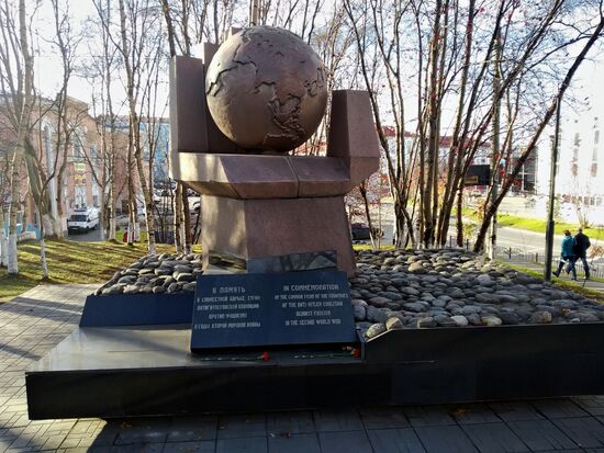 Monument to anti-Hitler coalition members in Murmansk