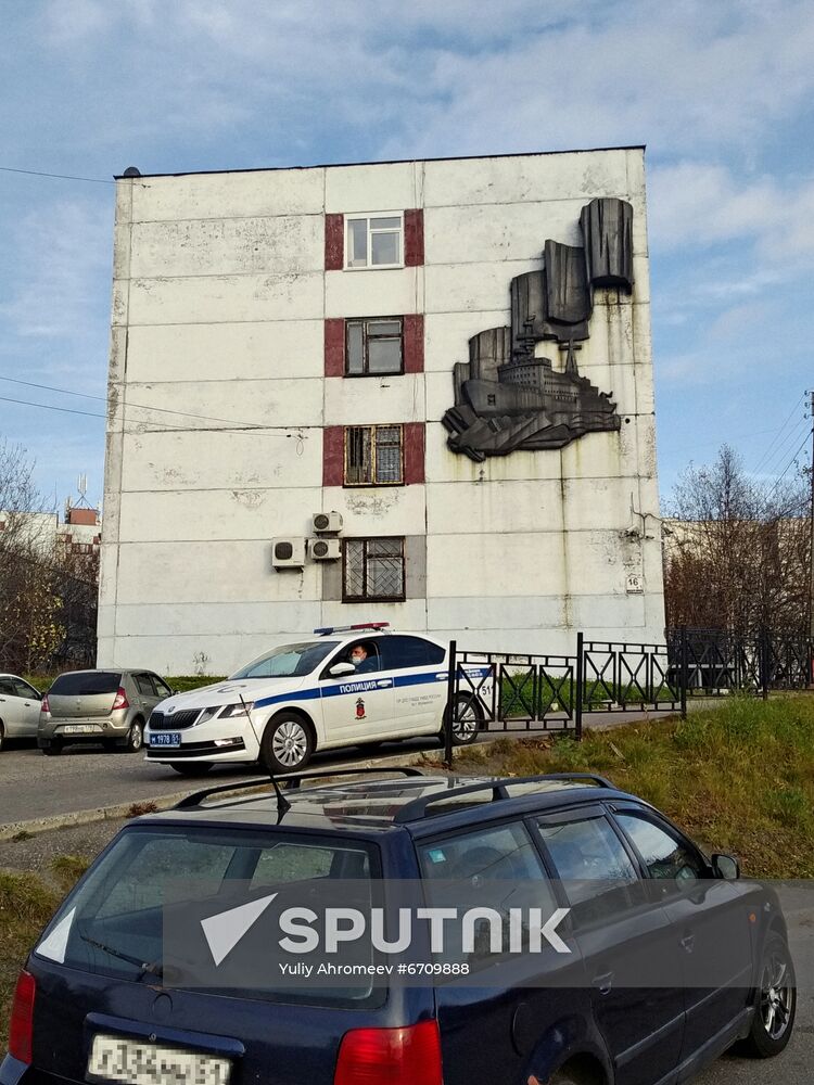 Bas-relief on Murmansk Regional Traffic Police Directorate