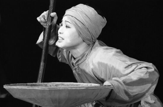 Vietnamese Tuong theater tours in the USSR