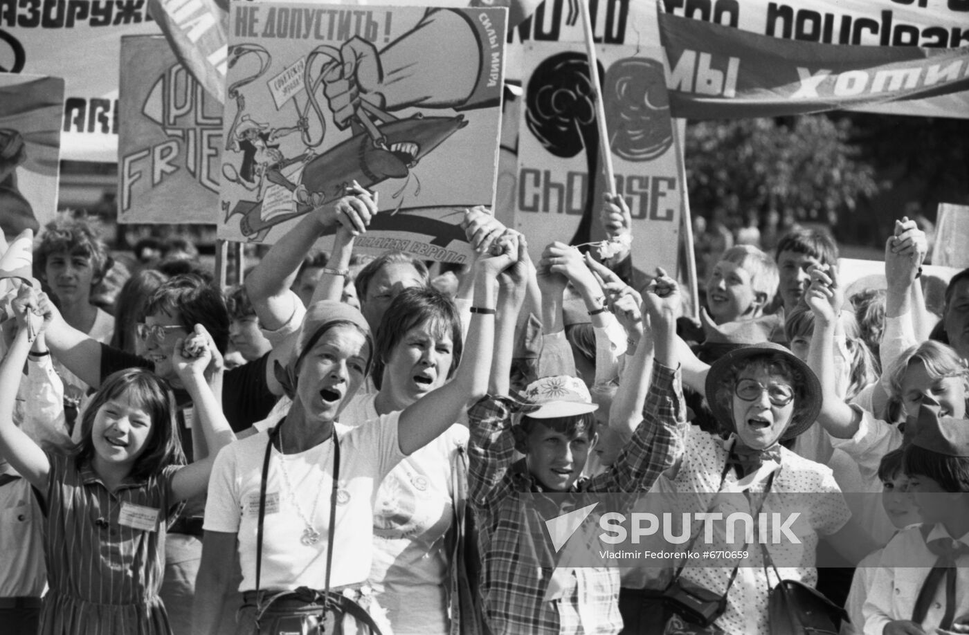 Peace March '82