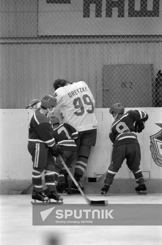 Canadian ice hockey player Wayne Gretzky in Moscow