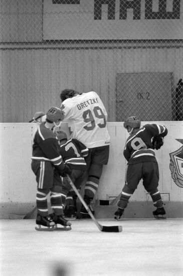 Canadian ice hockey player Wayne Gretzky in Moscow