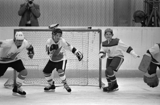 Canadian ice hockey player Wayne Gretzky in Moscow