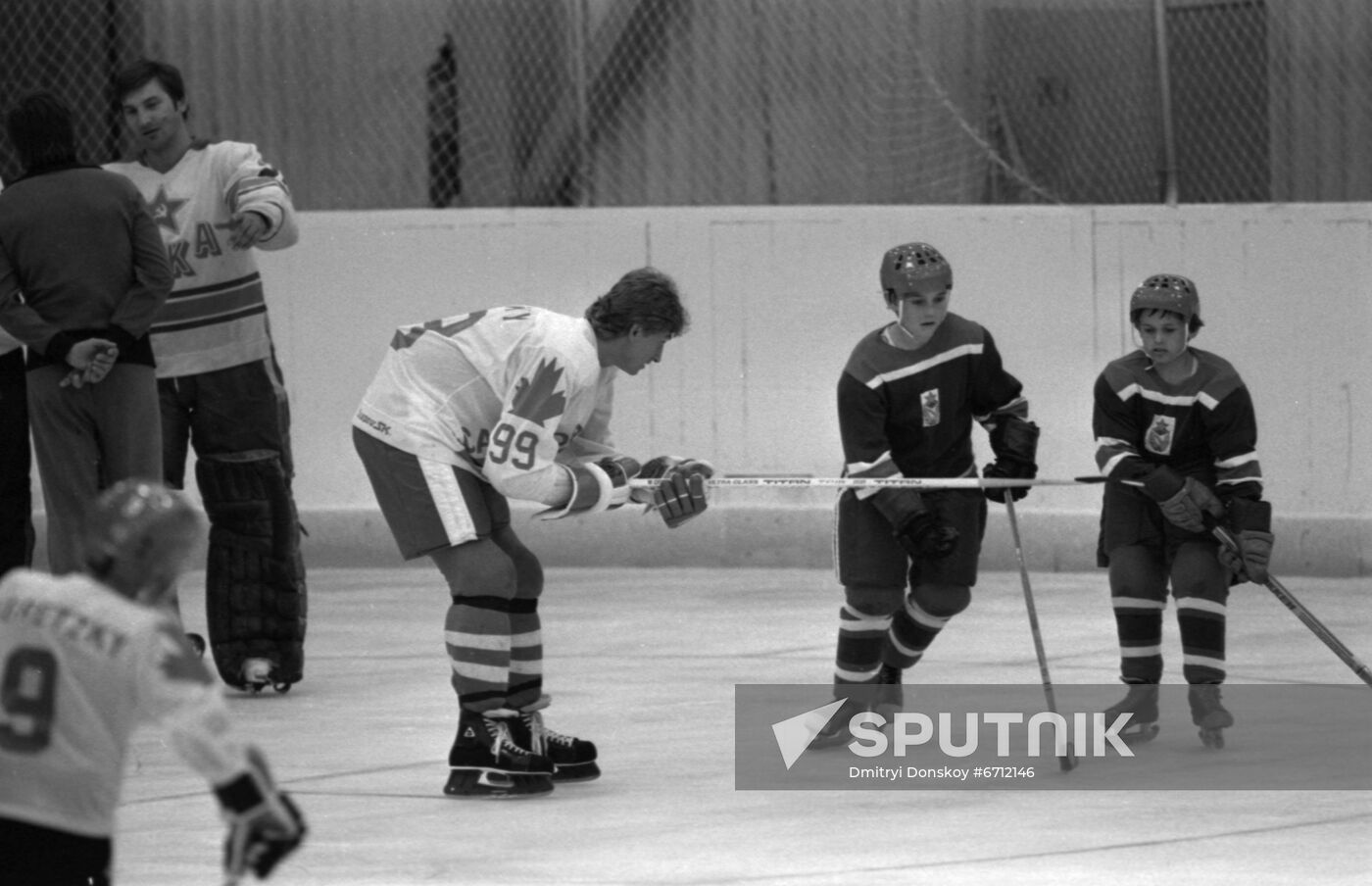 Canadian ice hockey player Wayne Gretzky in Moscow