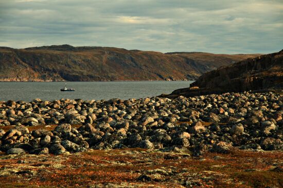 Dragon Eggs beach on Barents Sea coast