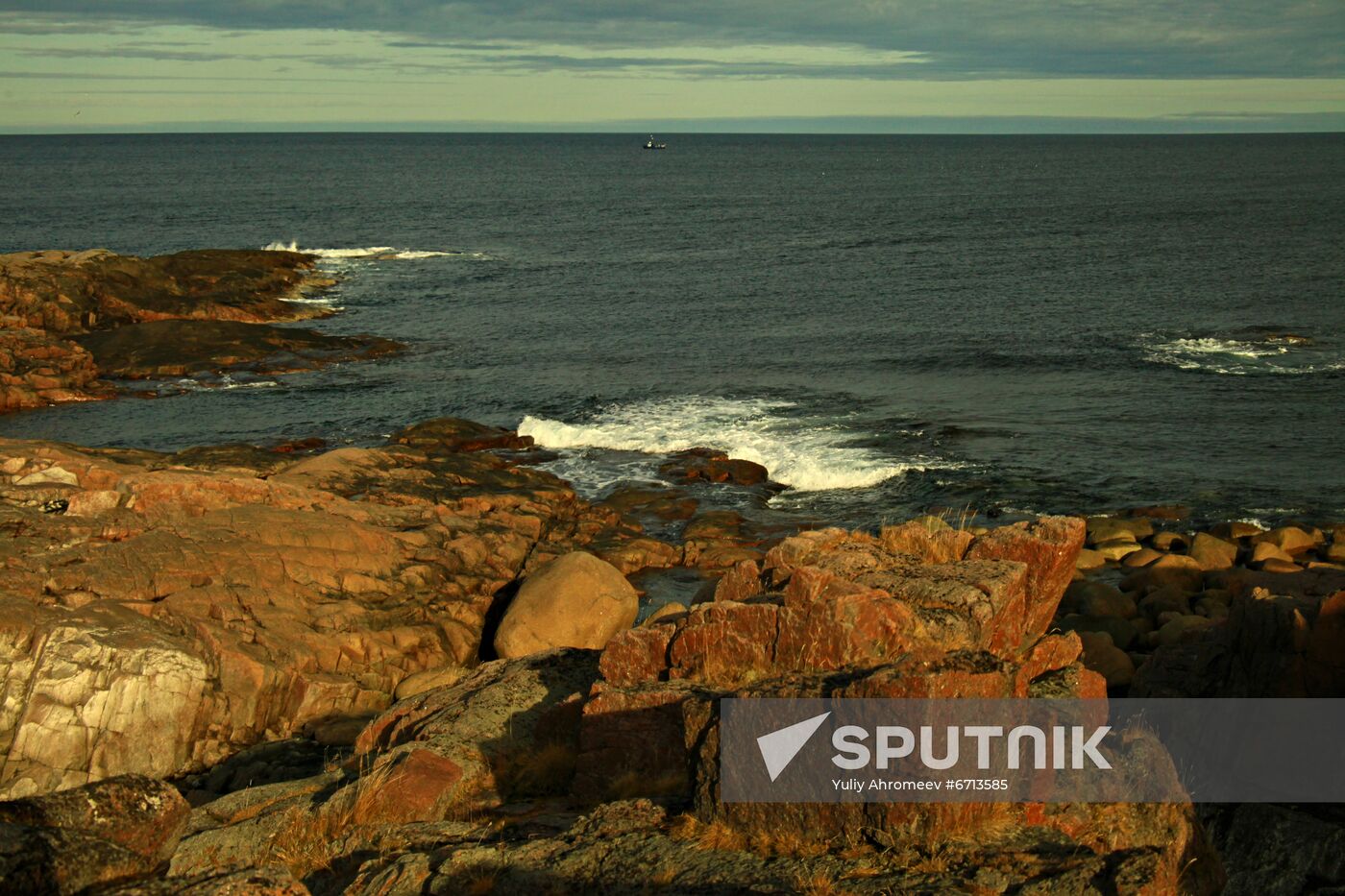 Barents Sea shore in Teriberka