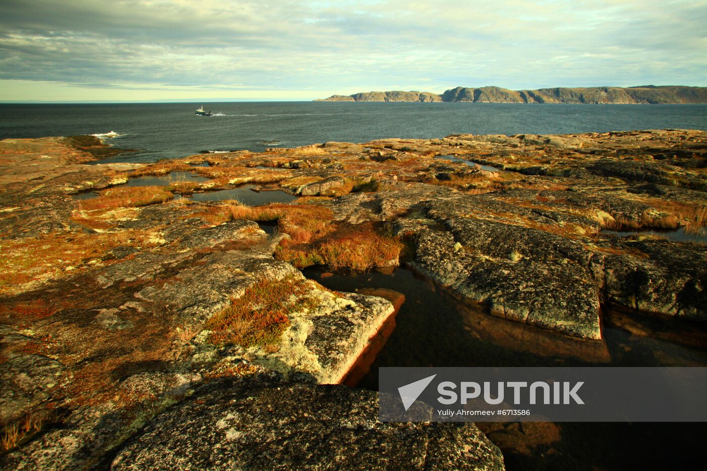 Barents Sea shore in Teriberka