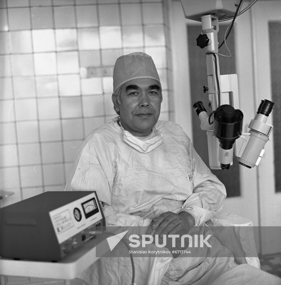 Turkmen ophthalmologist Narzy Nurmamedov