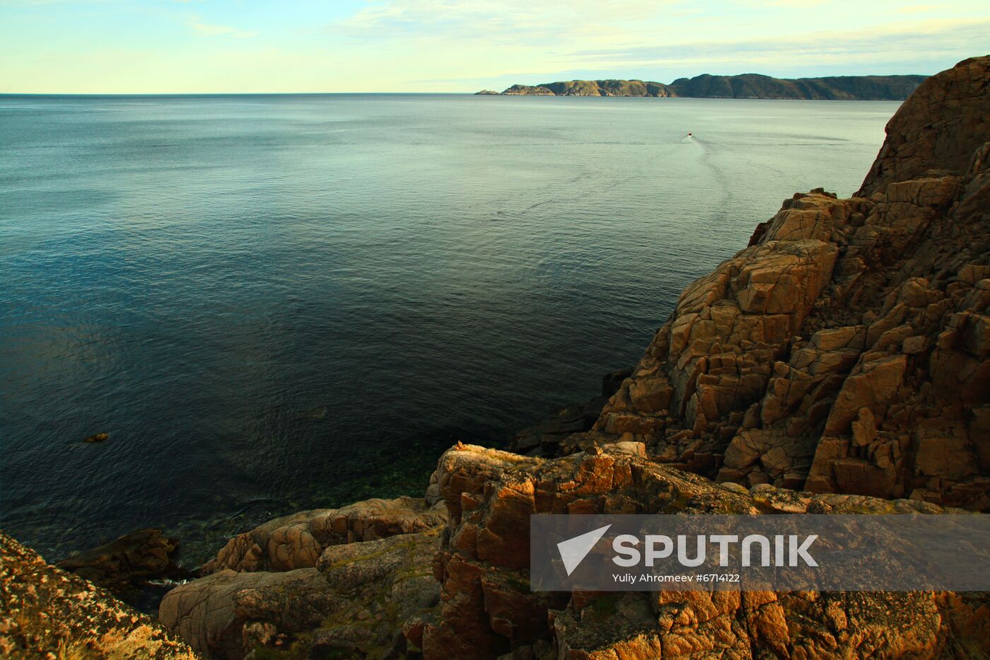 Barents Sea shore near Teriberka